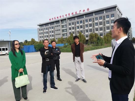 市酒器文化協(xié)會舉辦學(xué)習(xí)可敬抗疫精神專場報告會